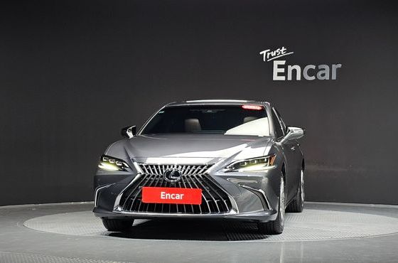 Lexus ES Executive — пробег 15 077 км — фото 3 из 5
