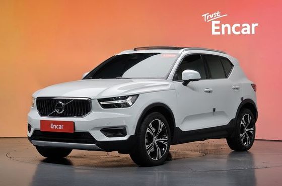 Volvo XC40 B4 Inscription — пробег 74 188 км — фото 1 из 5