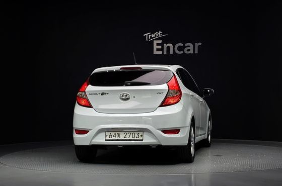 Hyundai Accent Diesel WIT 1.6 VGT Premier — пробег 167 320 км — фото 4 из 5