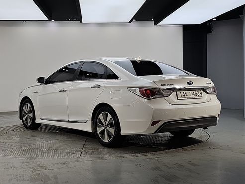 Hyundai Sonata 2.0 Premier — пробег 180 000 км — фото 3 из 5