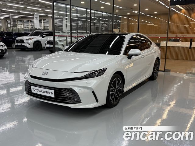 Toyota Camry 2.5 XLE Premium Hybrid — пробег 9 178 км — фото 1 из 5