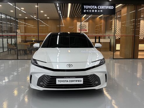 Toyota Camry 2.5 XLE Premium Hybrid — пробег 9 178 км — фото 3 из 5