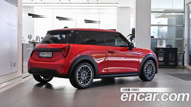 Mini Cooper Essential — пробег 4 154 км — фото 4 из 5