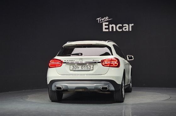 Mercedes-Benz GLA-Class GLA200 d 4MATIC — пробег 98 453 км — фото 4 из 5