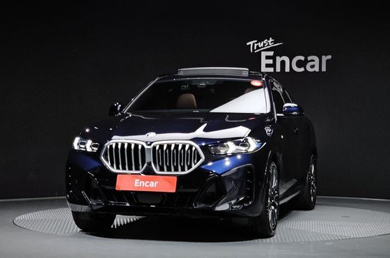 BMW X6 xDrive40i M Sport — пробег 5 049 км — фото 3 из 5
