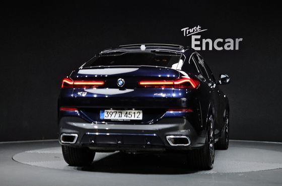 BMW X6 xDrive40i M Sport — пробег 5 049 км — фото 4 из 5