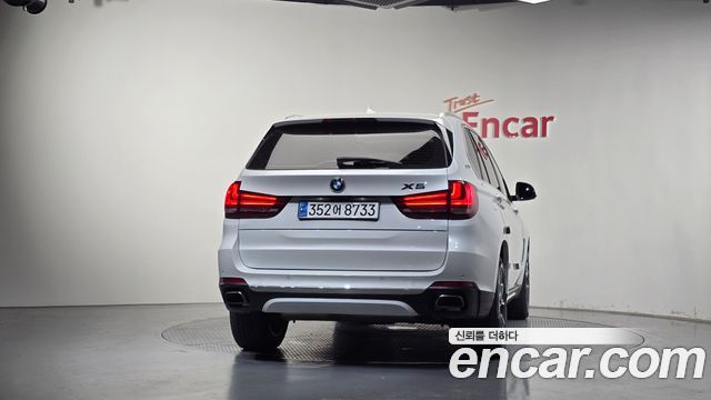 BMW X5 xDrive 40e iPerformance — пробег 132 811 км — фото 4 из 5