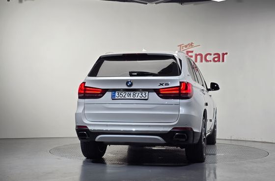 BMW X5 xDrive 40e iPerformance — пробег 132 811 км — фото 4 из 5