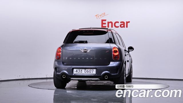 Mini Countryman ALL4 Park Lane 1st — пробег 99 910 км — фото 4 из 5