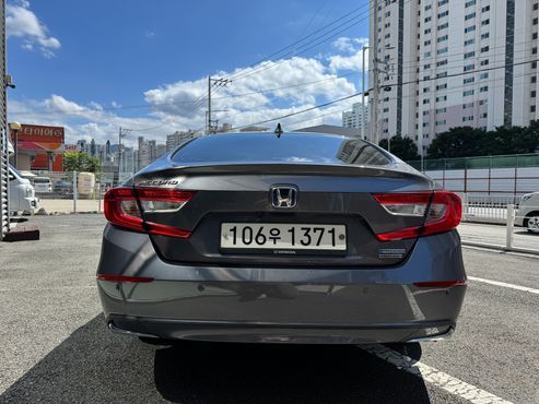 Honda Accord 2.0 Hybrid Touring — пробег 87 660 км — фото 4 из 5