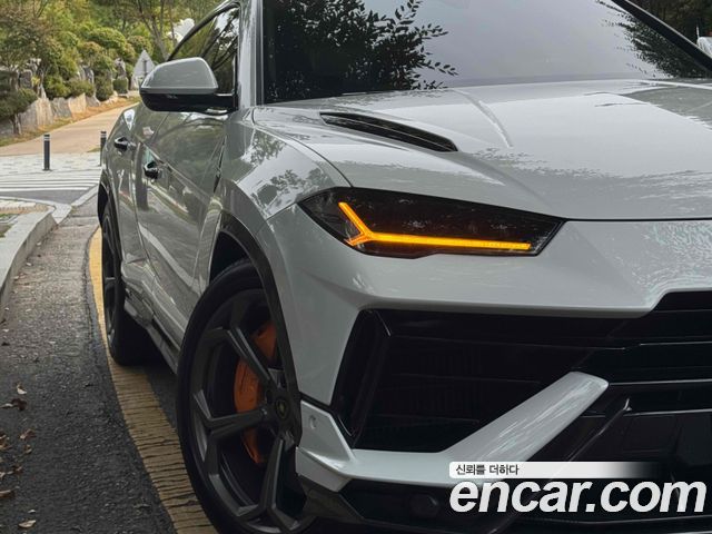 Lamborghini Urus из Кореи Encar