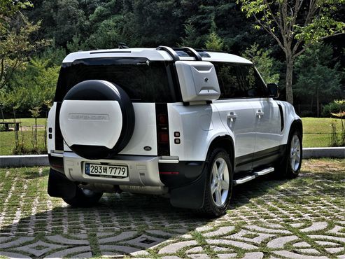 Land Rover Defender 110 D240 SE — пробег 32 608 км — фото 2 из 5