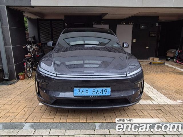 Tesla Model Y RWD — пробег 1 658 км — фото 1 из 5
