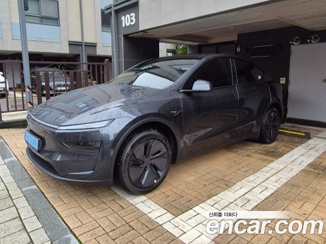 Tesla Model Y RWD — пробег 1 658 км — фото 2 из 5