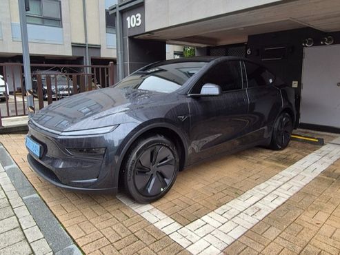 Tesla Model Y RWD — пробег 1 658 км — фото 2 из 5