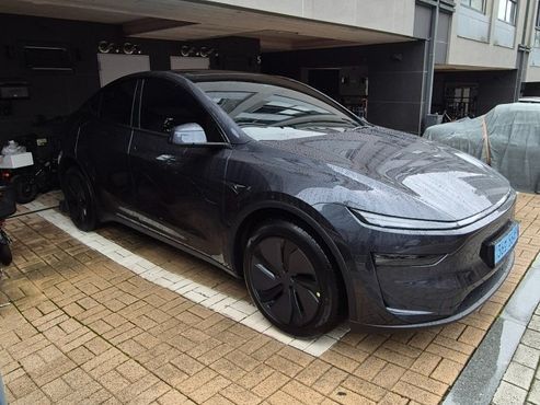 Tesla Model Y RWD — пробег 1 658 км — фото 3 из 5