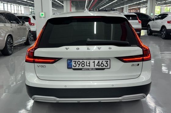 Volvo V90 B5 Ultra AWD — пробег 8 128 км — фото 4 из 5