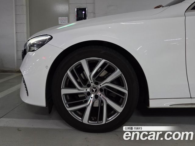 Mercedes-Benz E-Class E220d 4MATIC Exclusive — пробег 17 448 км — фото 4 из 5