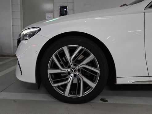 Mercedes-Benz E-Class E220d 4MATIC Exclusive — пробег 17 448 км — фото 4 из 5