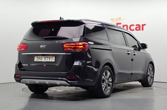 Kia Carnival 9-Seater Luxury — пробег 105 066 км — фото 2 из 5