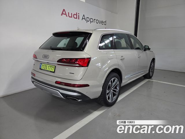 Audi Q7 55 TFSI Quattro — пробег 405 км — фото 2 из 5