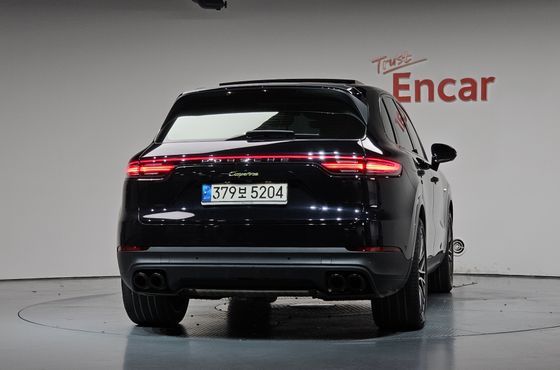 Porsche Cayenne 3.0 E-Hybrid — пробег 20 246 км — фото 4 из 5