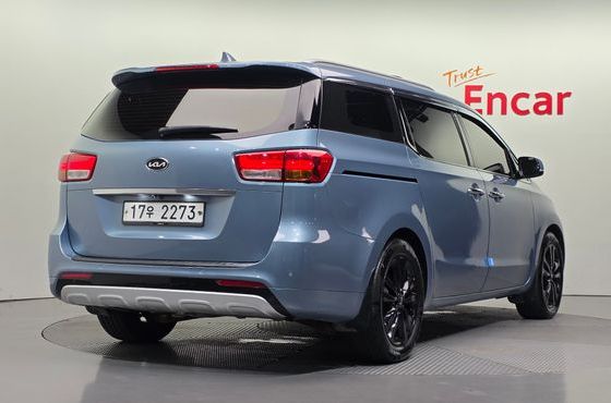 Kia Carnival 9-seater Prestige — пробег 176 266 км — фото 2 из 5