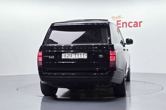 Land Rover Range Rover 4.4 SDV8 Vogue SE LWB DIESEL — пробег 158 331 км — фото 4 из 5