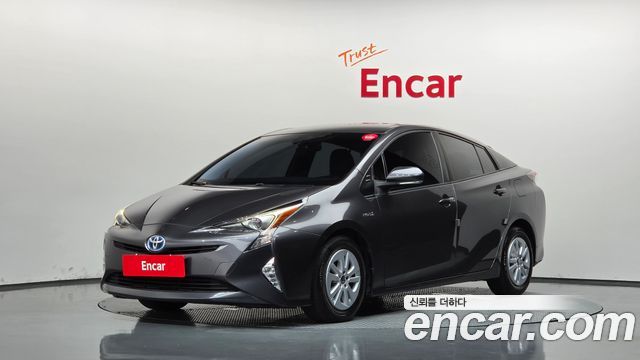 Toyota Prius 1.8 E — пробег 128 682 км — фото 1 из 5