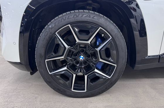 BMW XM 4.4 — пробег 43 568 км — фото 5 из 5