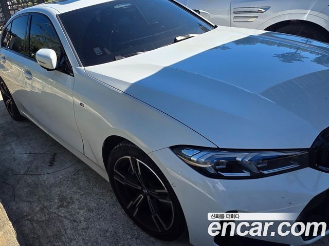 BMW 3-Series 320i M Sport — пробег 43 500 км — фото 2 из 5