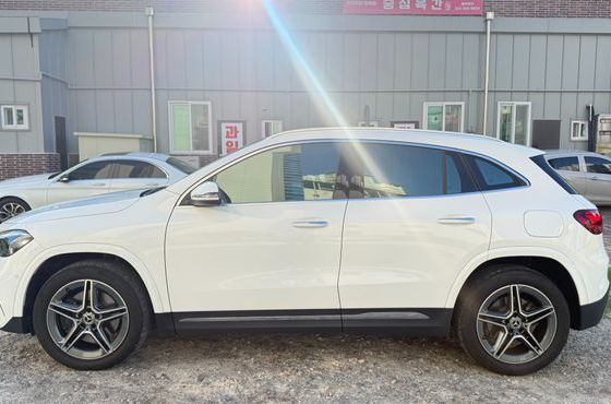 Mercedes-Benz GLA-Class GLA250 4MATIC — пробег 33 000 км — фото 4 из 5