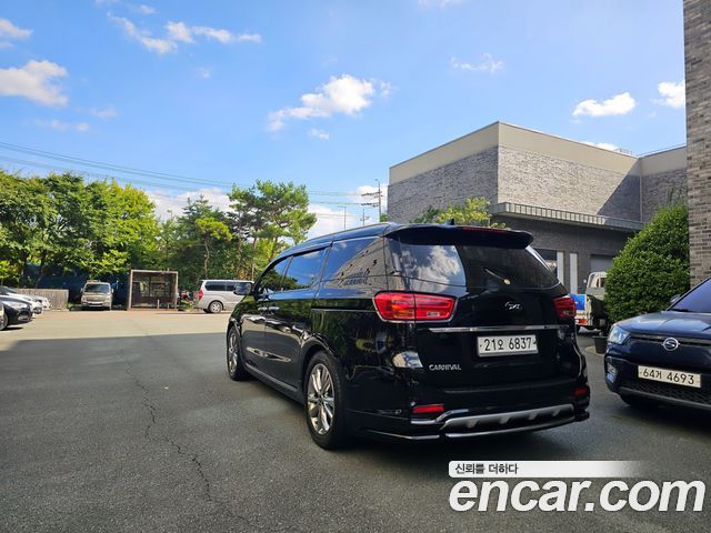 Kia Carnival 9-Seater Noblesse Special — пробег 163 000 км — фото 3 из 5