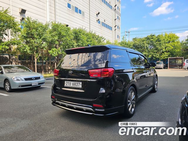Kia Carnival 9-Seater Noblesse Special — пробег 163 000 км — фото 5 из 5