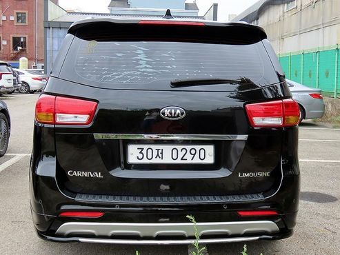 Kia Carnival 7-seater Limousine President — пробег 242 805 км — фото 4 из 5