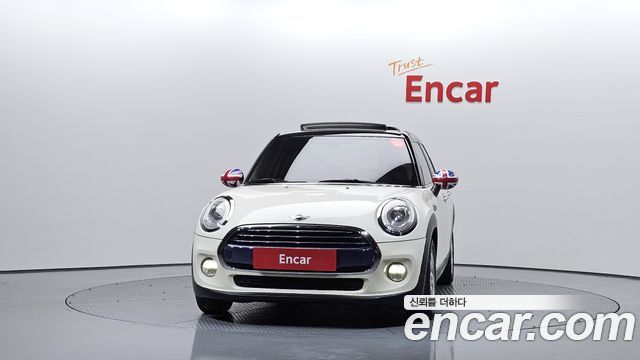Mini Cooper 5Door Mid 3rd — пробег 55 636 км — фото 3 из 5