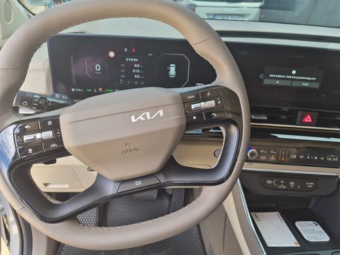 Kia Carnival HEV 7-Seater X Line — пробег 1 000 км — фото 4 из 5