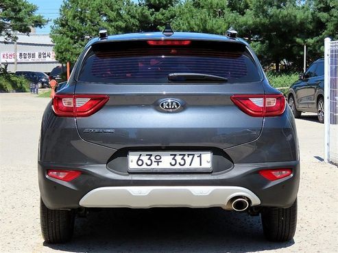 Kia Stonic 1.4 Deluxe — пробег 53 788 км — фото 4 из 5