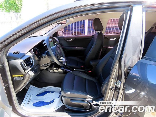 Kia Stonic 1.4 Deluxe — пробег 53 788 км — фото 5 из 5