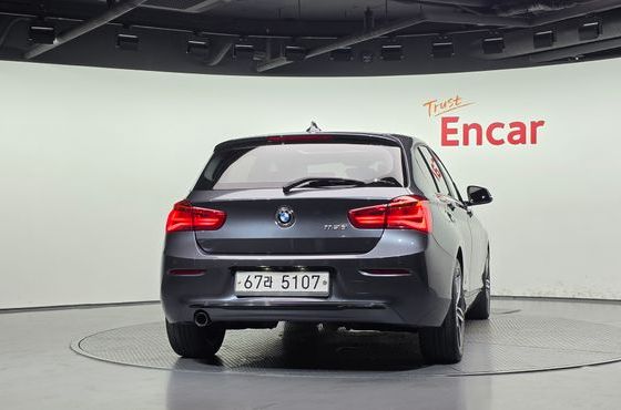 BMW 1-Series 118d Sport 5Door — пробег 155 298 км — фото 4 из 5