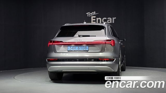 Audi e-tron из Кореи Encar