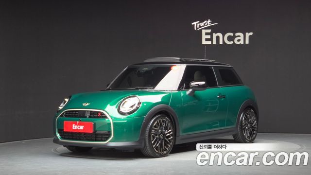 Mini Cooper Favoured — пробег 10 027 км — фото 1 из 5