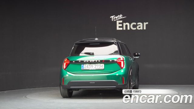 Mini Cooper Favoured — пробег 10 027 км — фото 4 из 5
