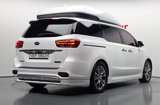 Kia Carnival 9-Seater Hi-Limousine Noblesse Special — пробег 101 825 км — фото 2 из 5