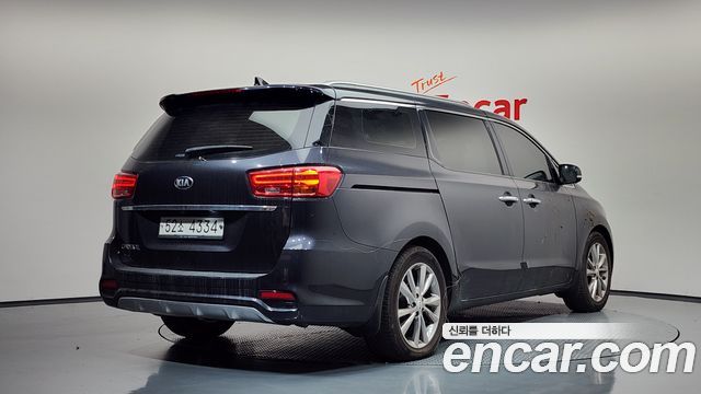 Kia Carnival из Кореи Encar