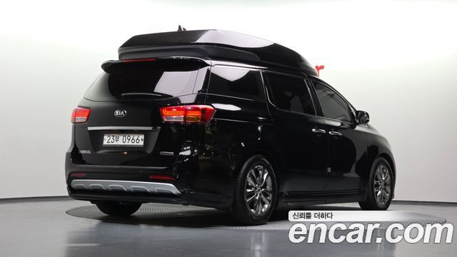 Kia Carnival 7-seater Hi-limousine President — пробег 161 760 км — фото 2 из 5