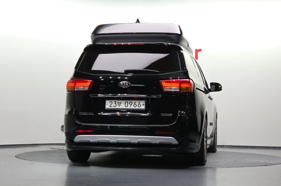 Kia Carnival 7-seater Hi-limousine President — пробег 161 760 км — фото 4 из 5
