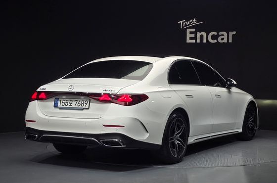 Mercedes-Benz E-Class E300 4MATIC AMG Line — пробег 46 908 км — фото 2 из 5
