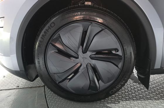Tesla Model Y Long Range AWD — пробег 19 395 км — фото 5 из 5