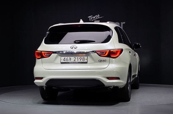 Infiniti QX60 3.5 AWD — пробег 135 484 км — фото 4 из 5